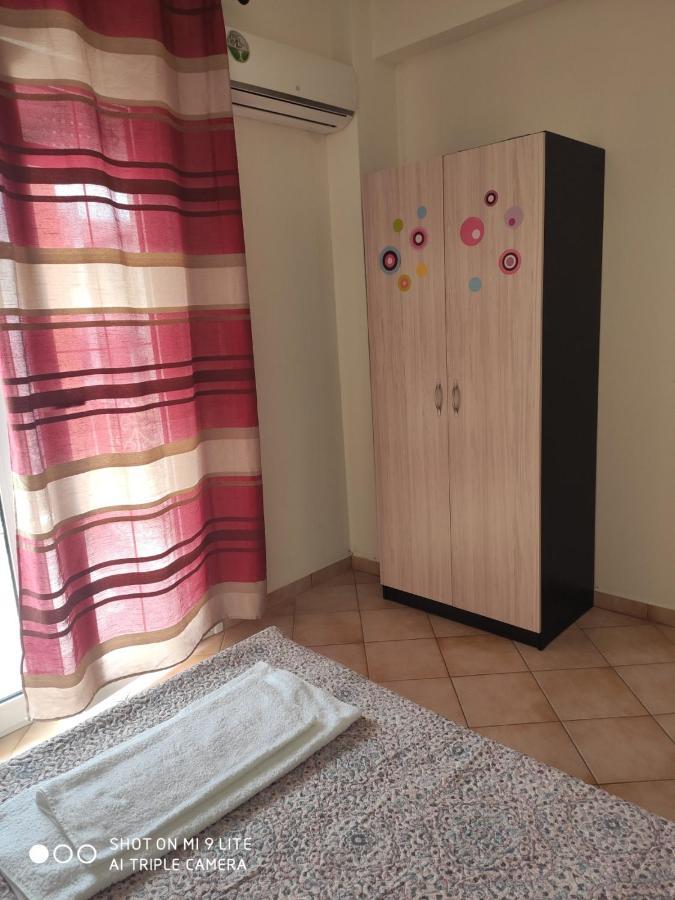Kelesi Apartments Nea Kallikrateia Eksteriør billede
